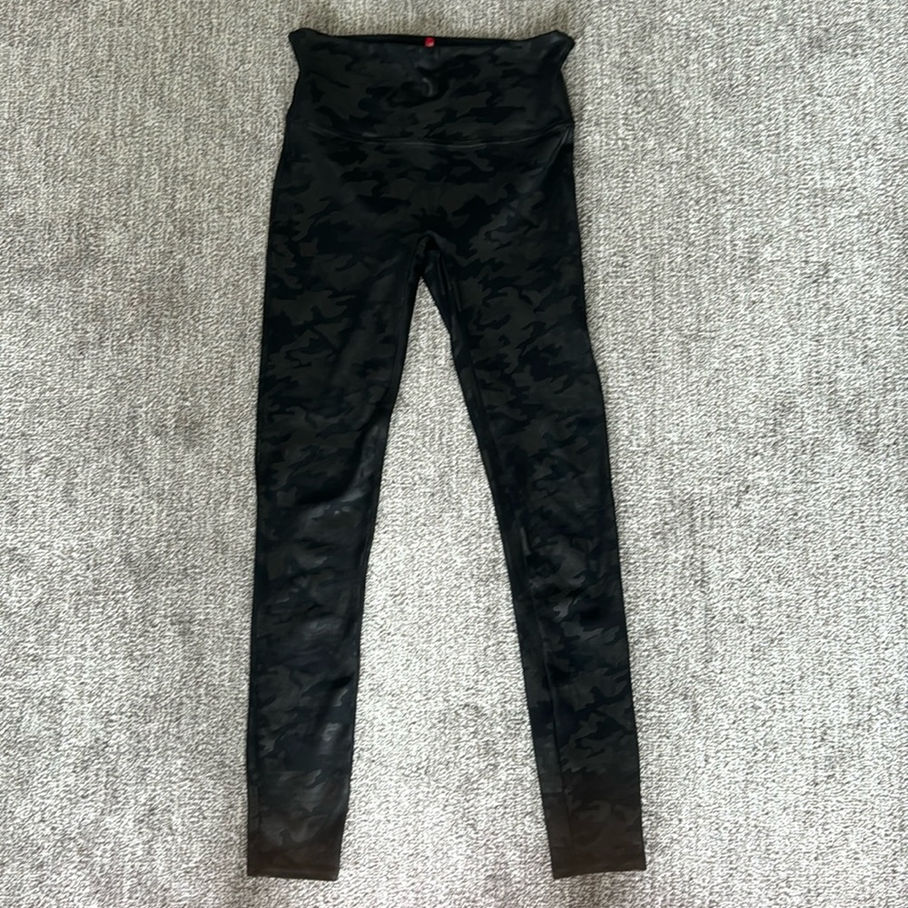 Spanx black camo legging